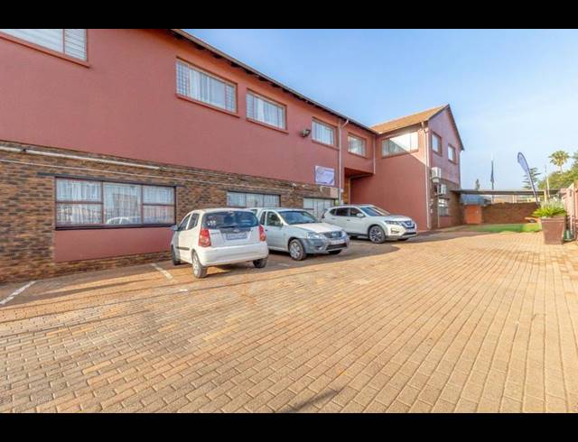 BUSINESS FOR SALE IN DAWN PARK EXT